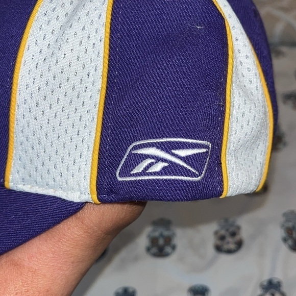 Vintage Reebok lakers hat
Size: Men's ONE SIZE.  Excellent Condition - Picture 4 of 5